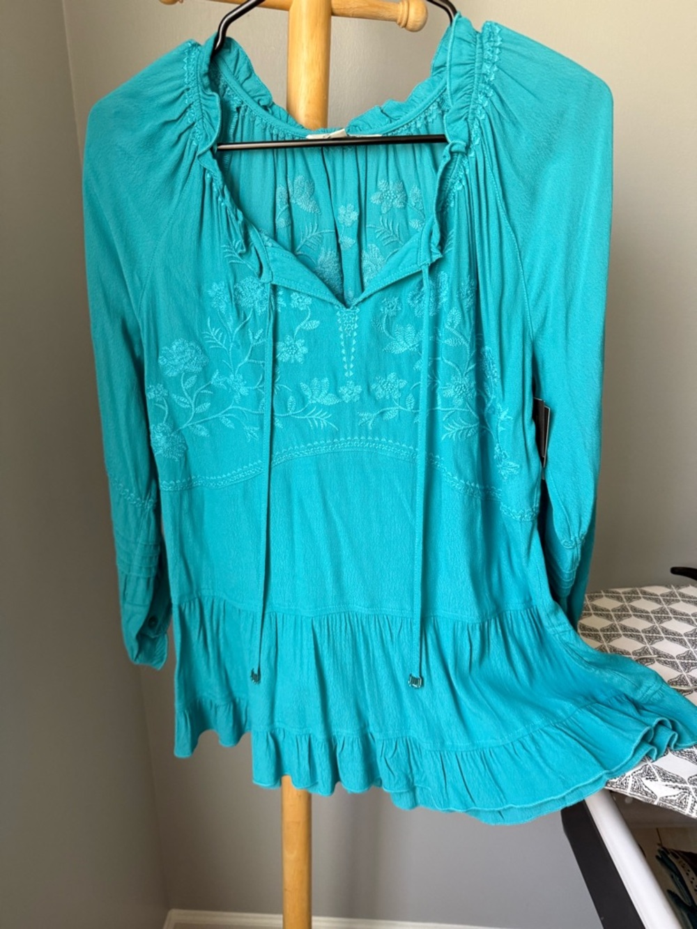 NWT John Mark Turquoise Embroidered Peasant Tunic
